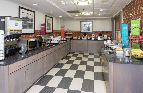 Akron Hotel | Hampton Inn Akron-South
