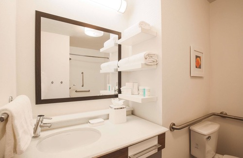 Camarillo Hotel | Hampton Inn And Suites Camarillo