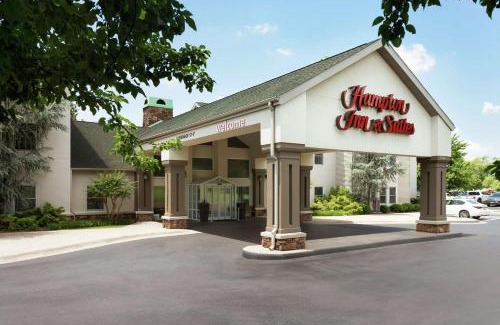 Bentonville - Fayetteville Hotel | Hampton Inn and Suites Springdale