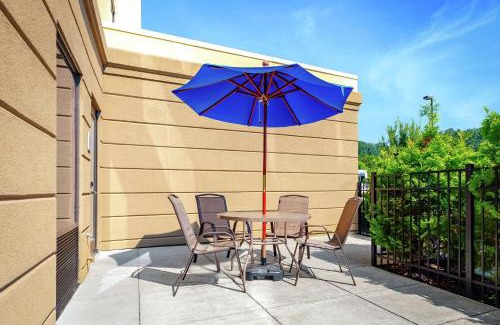 Adairsville Hotel | Hampton Inn and Suites Adairsville/Calhoun Area