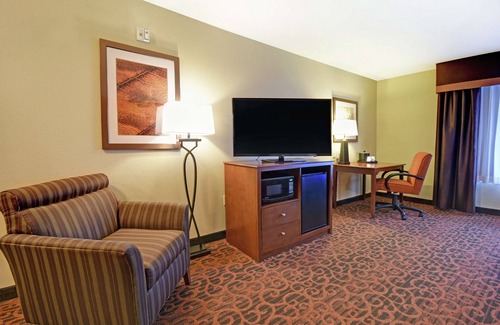 Beloit Hotel | Hampton Inn Beloit