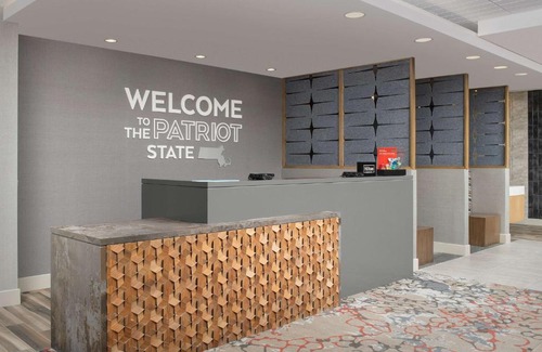 Chelsea Hotel | Hampton Inn Boston Logan Airport Chelsea