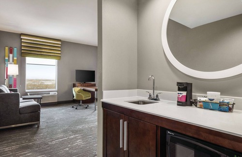 Brooklyn Park Hotel | Hampton Inn Brooklyn Park