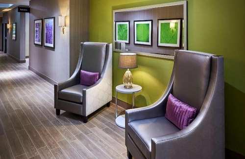 Point Edward Hotel | Hampton Inn by Hilton Sarnia/Point Edward