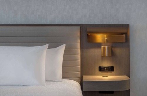 Downtown Winnipeg Hotel | Hampton Inn by Hilton Winnipeg Downtown