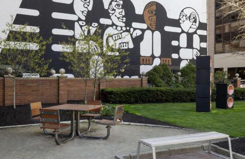 Gateway District Hotel | Hampton Inn Cleveland-Downtown