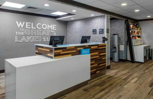 Northville Hotel | Hampton Inn Detroit Northville