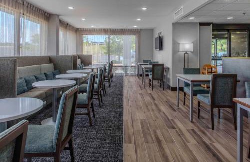 Northville Hotel | Hampton Inn Detroit Northville