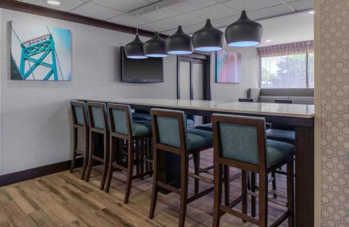 Northville Hotel | Hampton Inn Detroit Northville