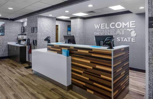 Northville Hotel | Hampton Inn Detroit Northville
