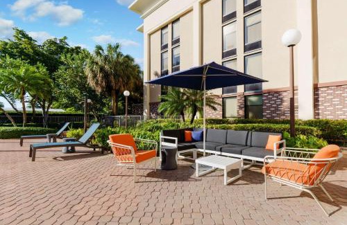 Oakland Park Hotel | Hampton Inn Ft. Lauderdale-Cypress Creek