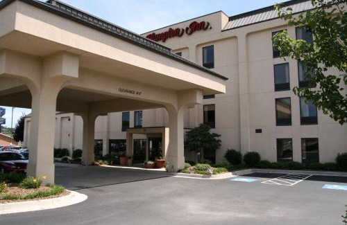 Hillsville Hotel | Hampton Inn - Hillsville