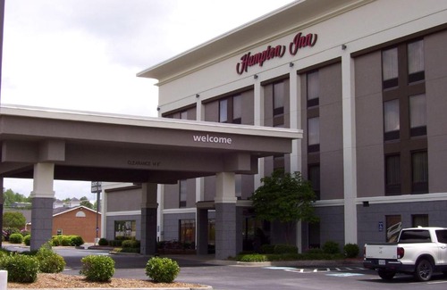 Hillsville Hotel | Hampton Inn - Hillsville