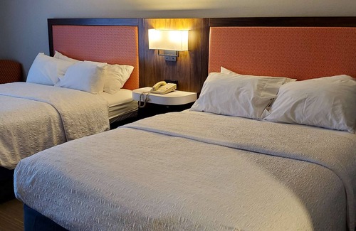 Hillsville Hotel | Hampton Inn Hillsville