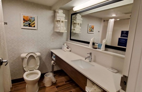 Hillsville Hotel | Hampton Inn Hillsville