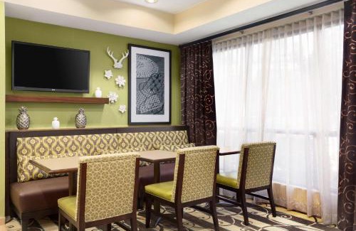 Deco Hotel | Hampton Inn Houston Willowbrook Mall