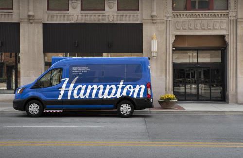 Wholesale District Hotel | Hampton Inn Indianapolis Downtown Across from Circle Centre