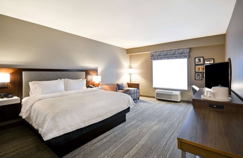 Livonia Hotel | Hampton Inn Livonia Detroit