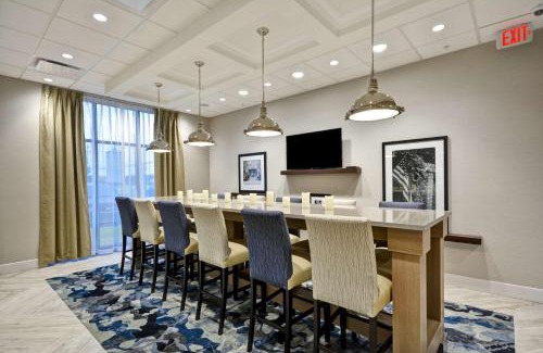 Livonia Hotel | Hampton Inn Livonia Detroit
