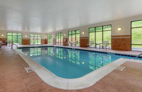 Meadville Hotel | Hampton Inn Meadville