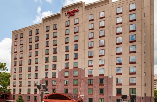 Queens Hotel | Hampton Inn New York - LaGuardia Airport