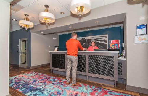 Westside Norwich Hotel | Hampton Inn Norwich