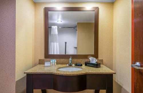 Mineralwells Hotel | Hampton Inn Parkersburg-Mineral Wells