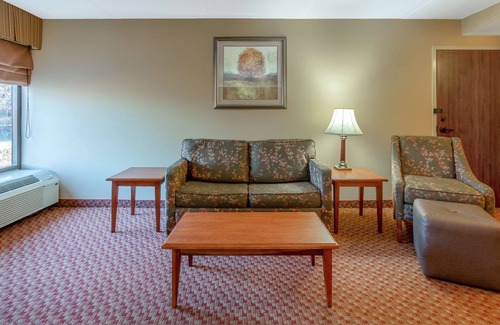 East Peoria Hotel | Hampton Inn Peoria-East At The River Boat Crossing