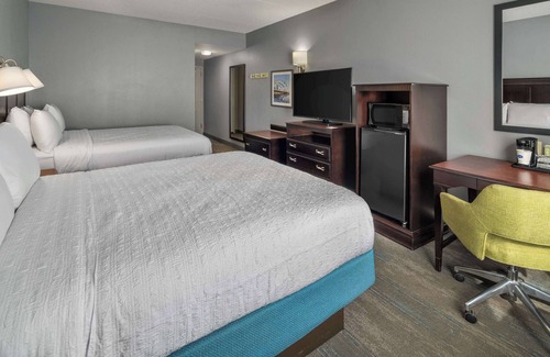 East Irondequoit Hotel | Hampton Inn Rochester Irondequoit