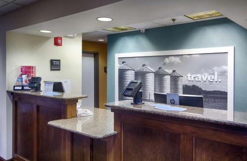 Salina Hotel | Hampton Inn Salina