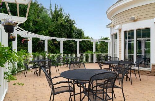 Wakefield-Peacedale Hotel | Hampton Inn South Kingstown - Newport Area