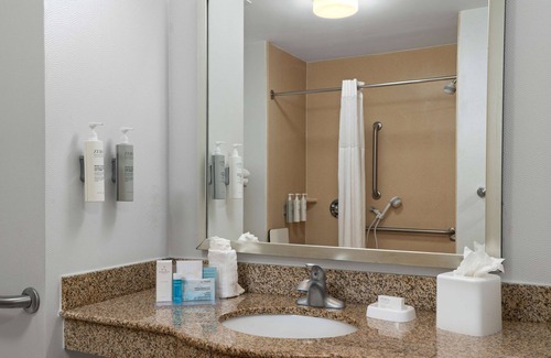 Wakefield-Peacedale Hotel | Hampton Inn South Kingstown - Newport Area
