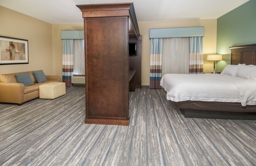 Port Allen Hotel | Hampton Inn & Suites Baton Rouge/Port Allen