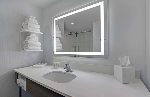 Belleville Hotel | Hampton Inn & Suites by Hilton Belleville