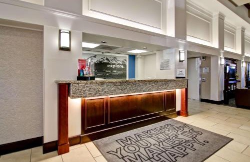 Calgary Hotel | Hampton Inn & Suites by Hilton Calgary-Airport