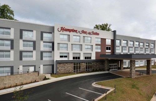 Paw Creek Hotel | Hampton Inn & Suites Charlotte North I 485