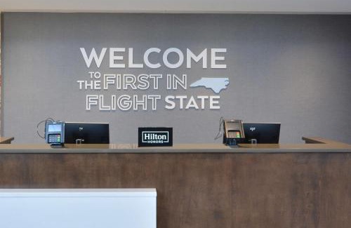 Paw Creek Hotel | Hampton Inn & Suites Charlotte North I 485