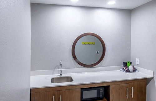Cleburne Hotel | Hampton Inn & Suites Cleburne