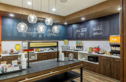 Cleburne Hotel | Hampton Inn & Suites Cleburne