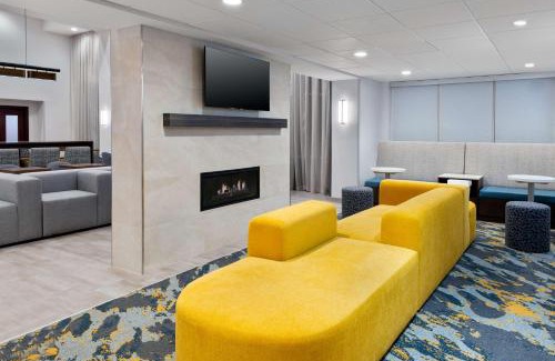 Orange Hotel | Hampton Inn & Suites Cleveland-Beachwood