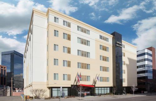 Uptown Hotel | Hampton Inn & Suites Denver-Downtown