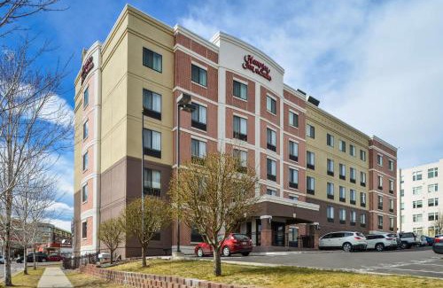 Highland Hotel | Hampton Inn & Suites Denver-Speer Boulevard
