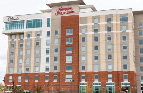 Erie Hotel | Hampton Inn & Suites Erie Bayfront