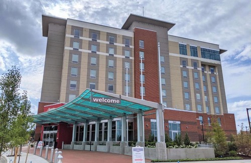 Erie Hotel | Hampton Inn & Suites Erie Bayfront