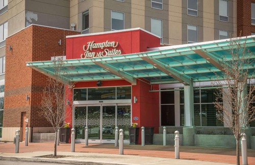 Erie Hotel | Hampton Inn & Suites Erie Bayfront