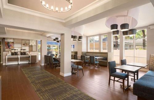 Hollywood Hotel | Hampton Inn & Suites Fort Lauderdale Airport