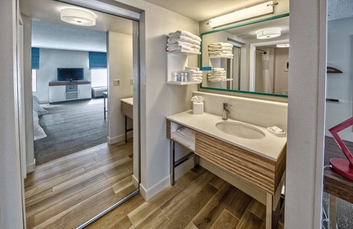 Estero Hotel | Hampton Inn & Suites Fort Myers-Estero/FGCU