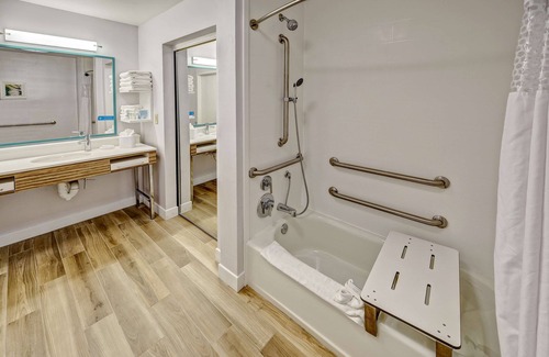 Estero Hotel | Hampton Inn & Suites Fort Myers-Estero/FGCU