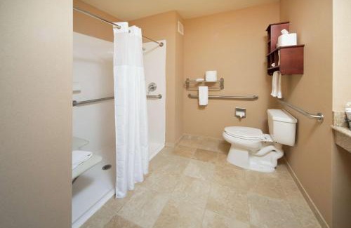 Greensburg Hotel | Hampton Inn & Suites Greensburg