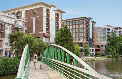 Greenville Downtown Hotel | Hampton Inn & Suites Greenville-Downtown-Riverplace